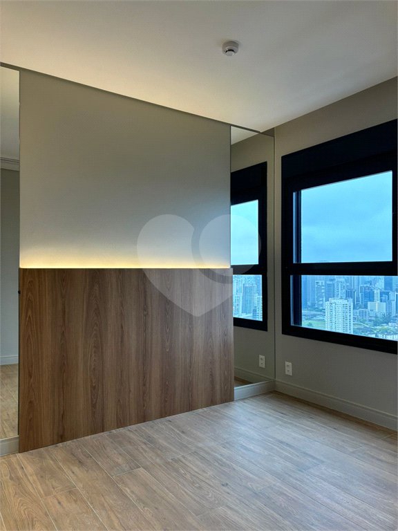 Apartamento à venda com 2 quartos, sendo 1 suíte, em Jardim das Acácias, São Paulo, SP