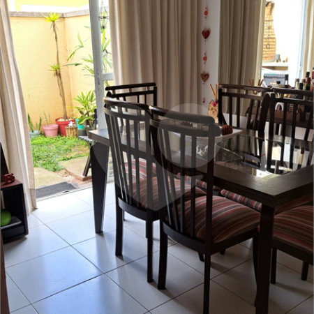 Casa à venda com 3 quartos, sendo 1 suíte,  no condomínio Moradas do Horto, São Paulo - SP