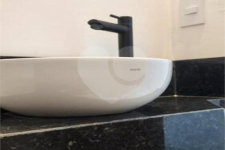 Casa à venda com 2 suítes, no condomínio Residencial Oliveira, São Paulo - SP