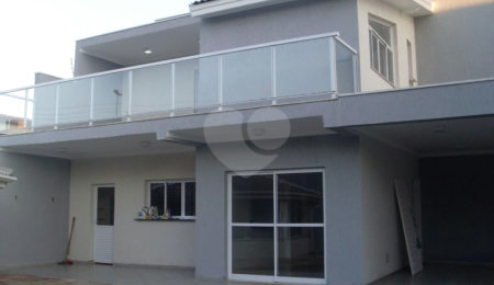 Sobrado à venda com 4 suítes em Vila Oliveira, Mogi das Cruzes, SP