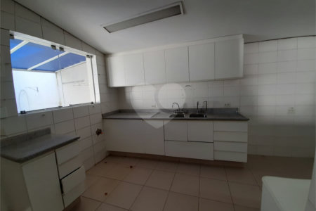 Sobrado à venda com 4 quartos em Vila Mariana, São Paulo, SP
