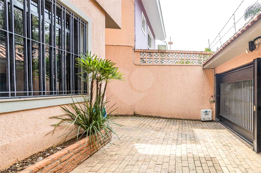 Sobrado à venda com 3 quartos, sendo 1 suíte,  em Vila Mariana, São Paulo, SP