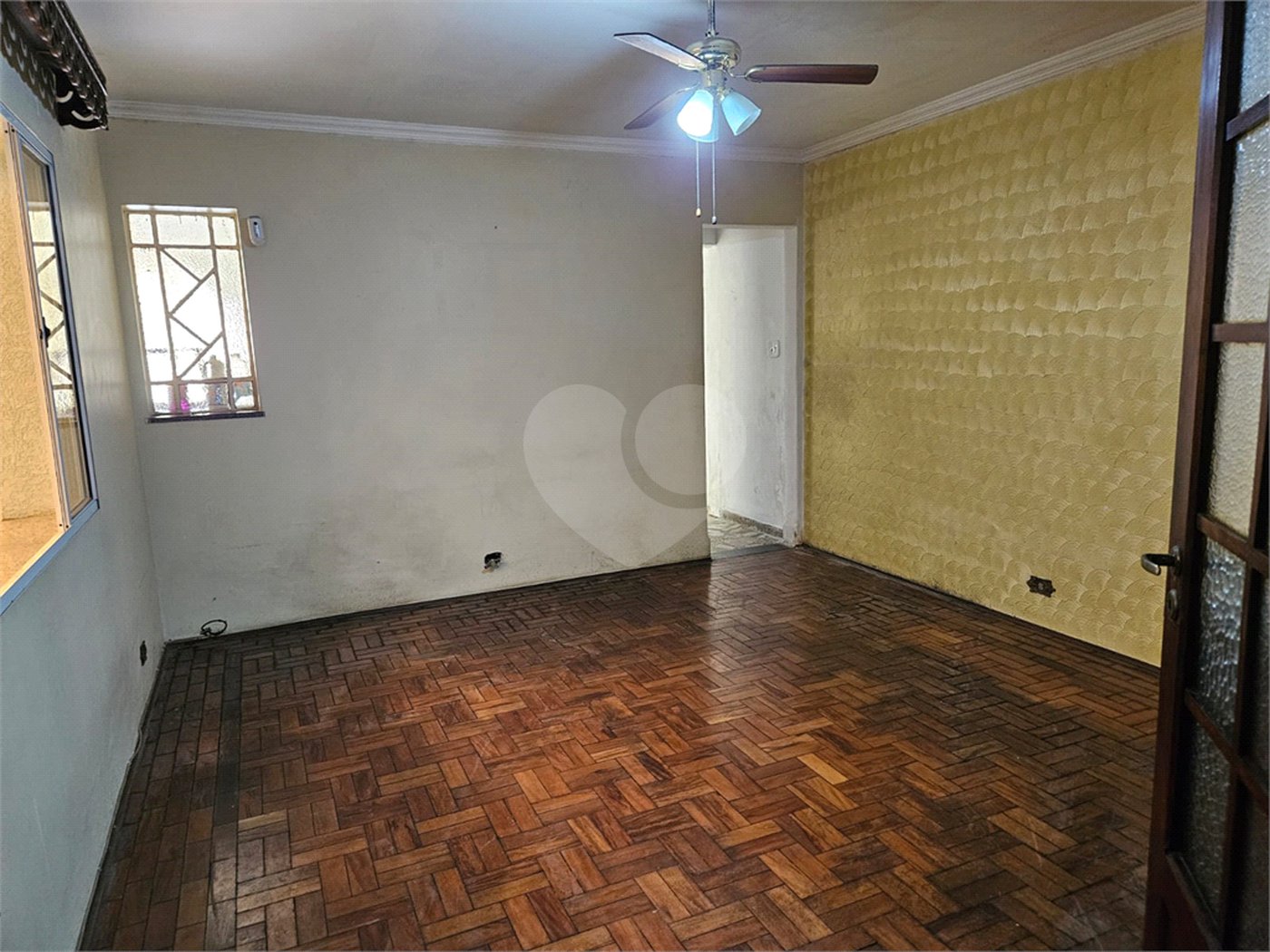 Casa à venda com 3 quartos, sendo 1 suíte,  em Água Branca, São Paulo, SP