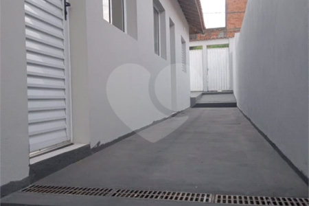 Casa à venda com 2 quartos, sendo 1 suíte, no Centro, Mairinque, SP