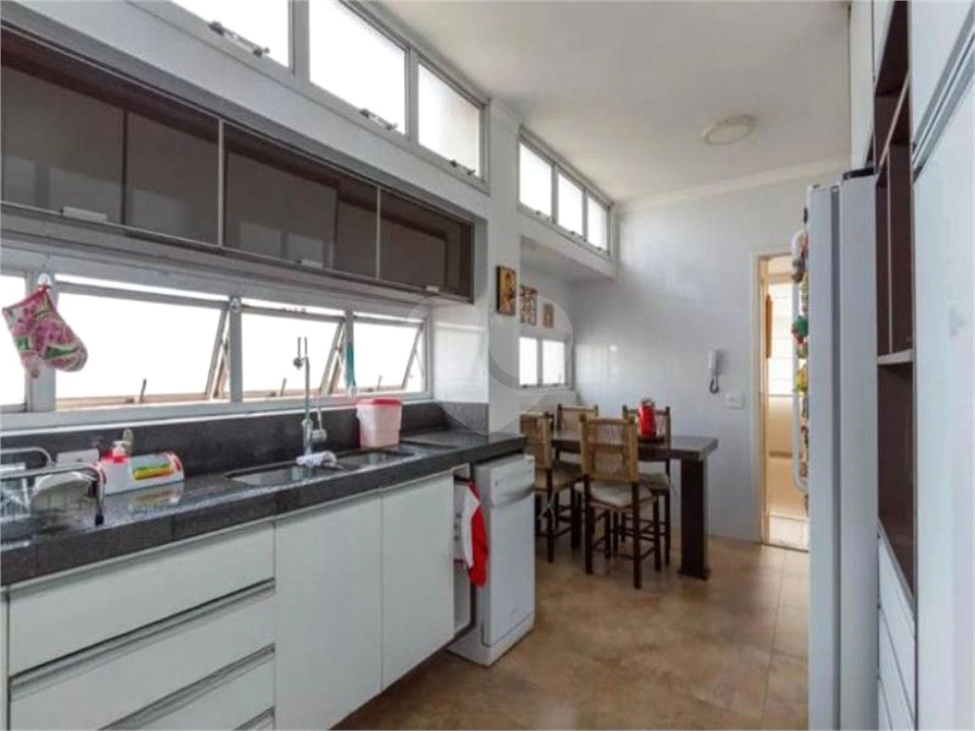 Apartamento à venda com 3 quartos, sendo 2 suítes, em Campo Belo, São Paulo, SP