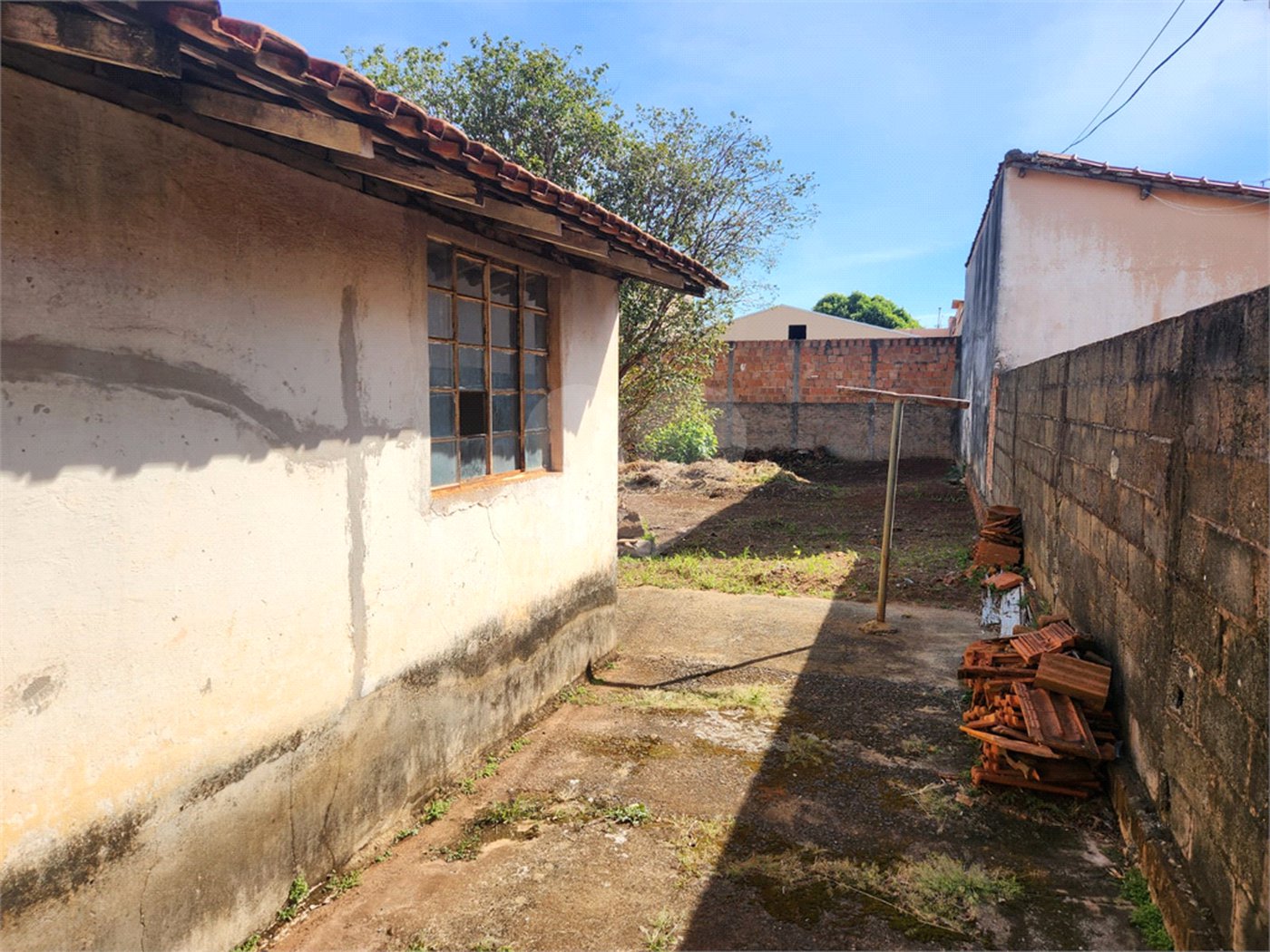 Casa à venda com 2 quartos em Vila Cidade Industrial (vila Xavier), Araraquara, SP