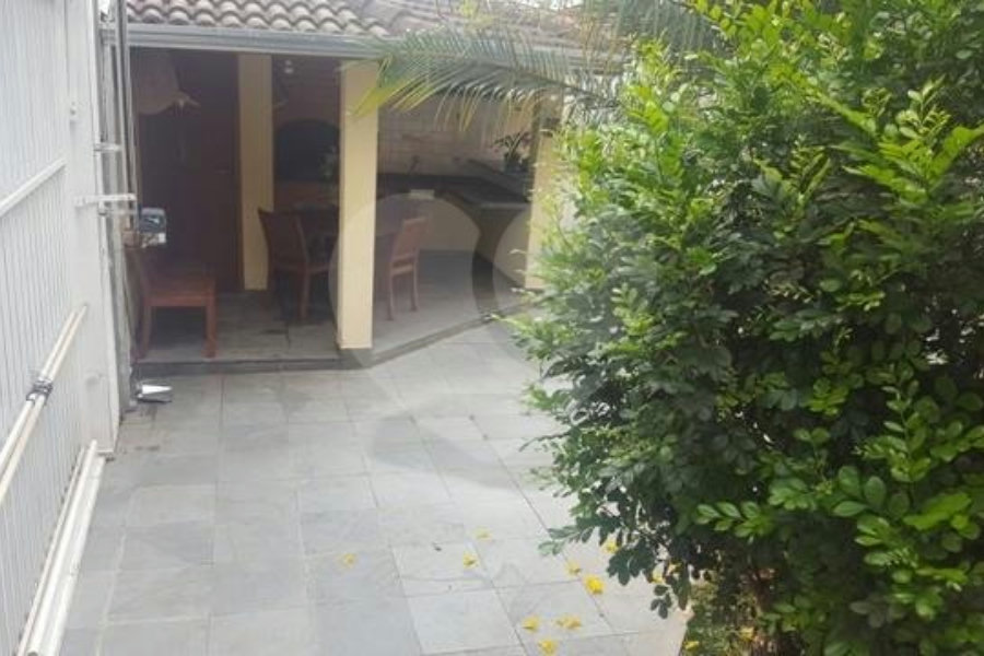 Sobrado à venda com 5 quartos, sendo 1 suíte, em Jardim Virginia Bianca, São Paulo, SP
