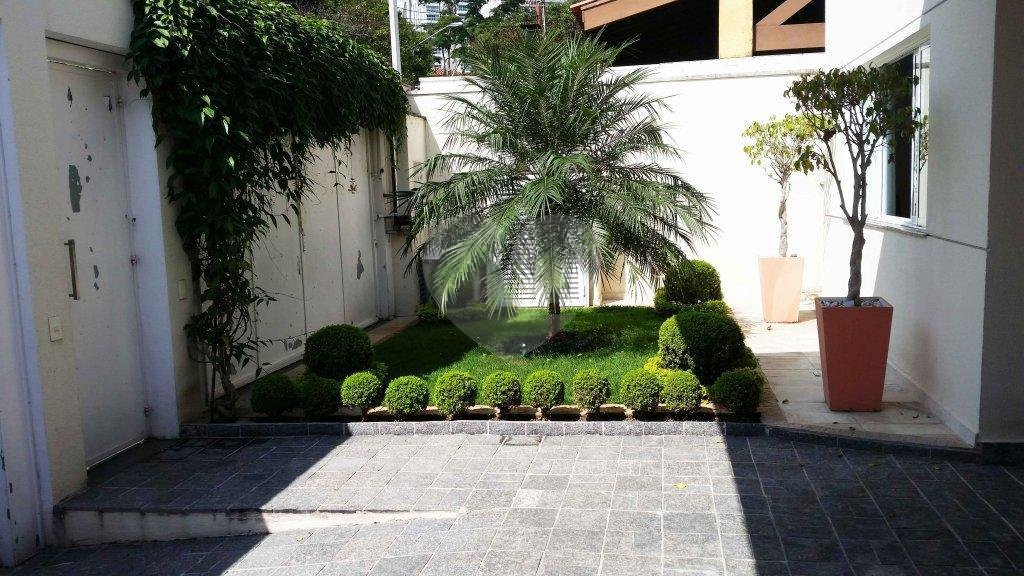 Casa à venda com 4 suítes em Granja Julieta, São Paulo, SP