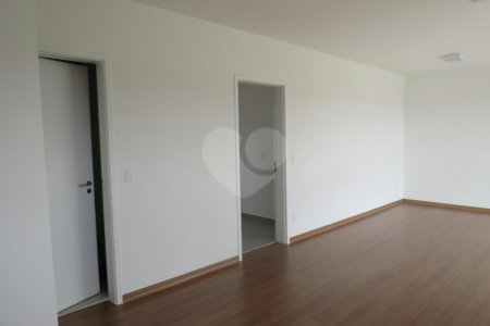 Apartamento à venda com 3 quartos, sendo 1 suíte, em Morumbi, São Paulo, SP