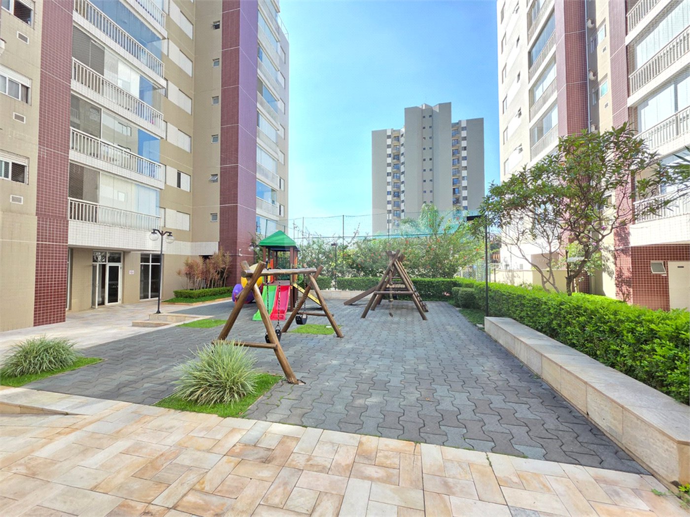 Apartamento à venda com 4 quartos, sendo 1 suíte, em Vila Polopoli, São Paulo, SP