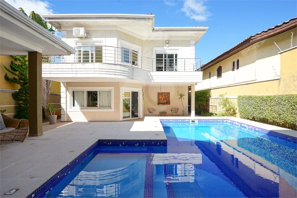Casa à venda ou para alugar com 4 suítes em Interlagos, São Paulo, SP