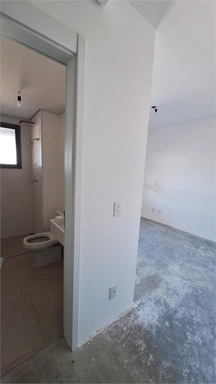 Apartamento à venda com 3 suítes em Vila Romana, São Paulo, SP