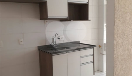 Apartamento à venda ou para alugar com 2 quartos, sendo 1 suíte,  em Jardim Carambeí, São Roque, SP