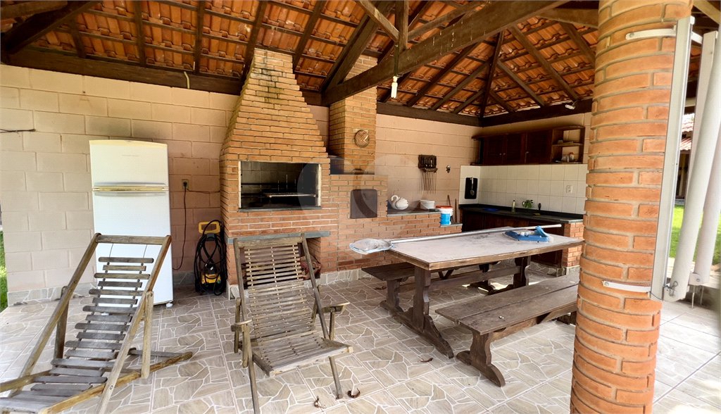 Chácara à venda com 4 quartos, sendo 1 suíte, em Pinheirinho, Vinhedo, SP