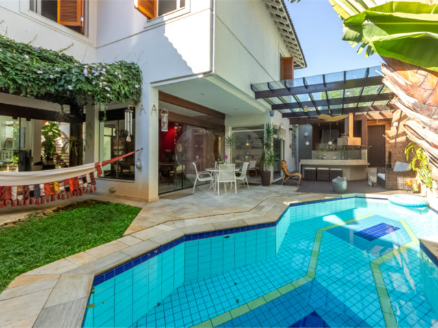 Casa de Vila à venda com 4 quartos, sendo 2 suítes,  em Alto da Boa Vista, São Paulo, SP