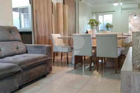 Casa à venda com 3 quartos, sendo 1 suíte, no condomínio Portal dos Pinheiros, Ribeirão Preto - SP
