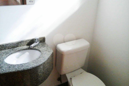 Casa para alugar com 4 quartos, sendo 2 suítes, no condomínio Palm Garden, São Paulo - SP