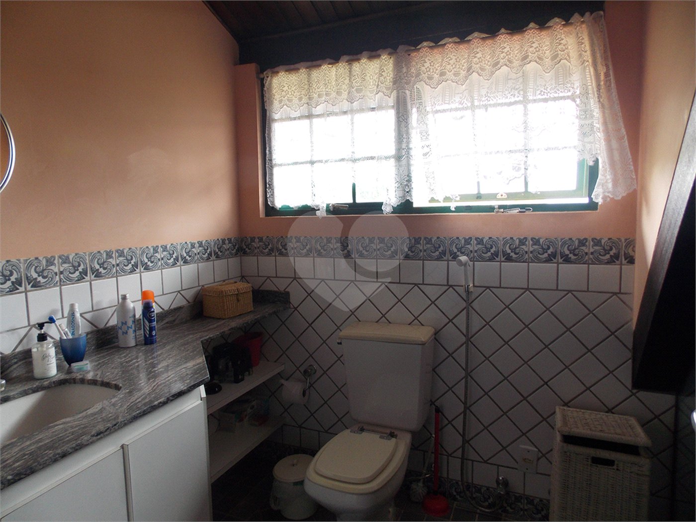 Sobrado para alugar com 3 quartos, sendo 1 suíte, em Condomínio Portal dos Nobres, Atibaia, SP