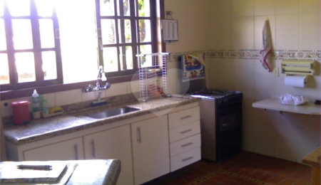 Casa à venda com 2 quartos, sendo 1 suíte, no condomínio Novo Horizonte, Piracaia - SP
