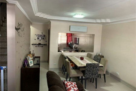 Casa à venda com 3 quartos, sendo 1 suíte, no condomínio Residencial Gabriela, São Paulo - SP