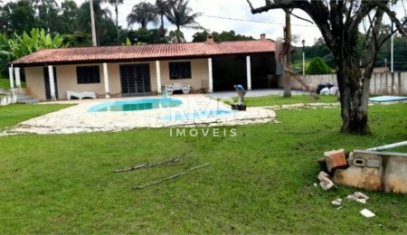 Chácara à venda com 3 quartos, sendo 1 suíte,  em Cristal, Mairinque, SP