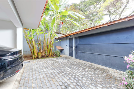 Sobrado à venda com 4 quartos, sendo 2 suítes, em Alto da Boa Vista, São Paulo, SP