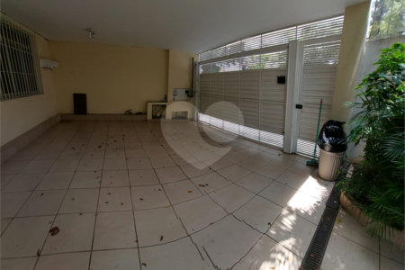Sobrado à venda com 3 quartos, sendo 1 suíte, em Parque Jabaquara, São Paulo, SP