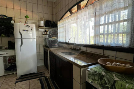 Casa à venda com 3 quartos, sendo 1 suíte, no Centro, Guararema, SP