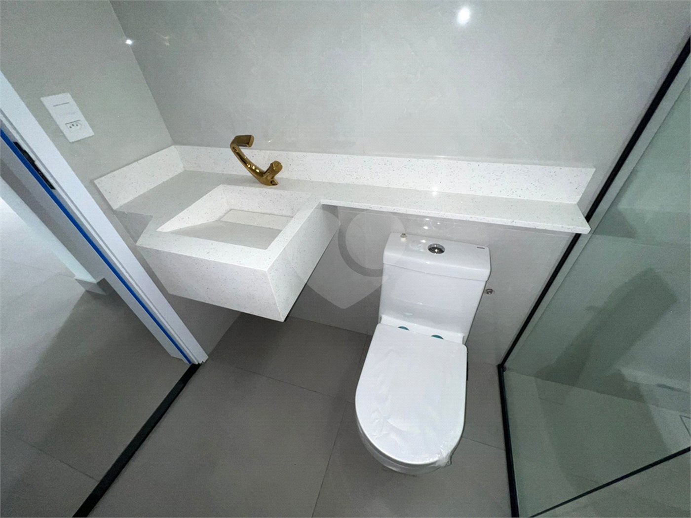 Casa à venda com 3 quartos, sendo 1 suíte, no condomínio Horto Florestal Villagio, Sorocaba - SP