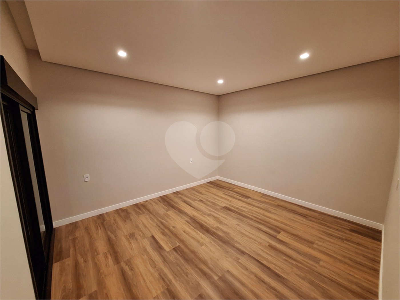 Casa à venda com 3 suítes no condomínio Alphaville Castelo, Itu - SP