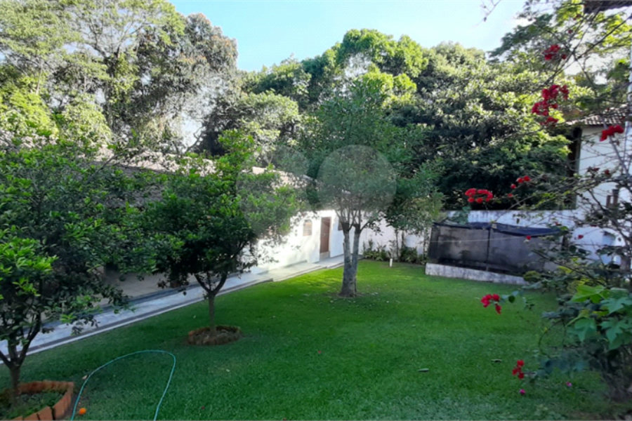 Casa à venda com 3 quartos, sendo 1 suíte, no condomínio Sausalito, Mairiporã - SP