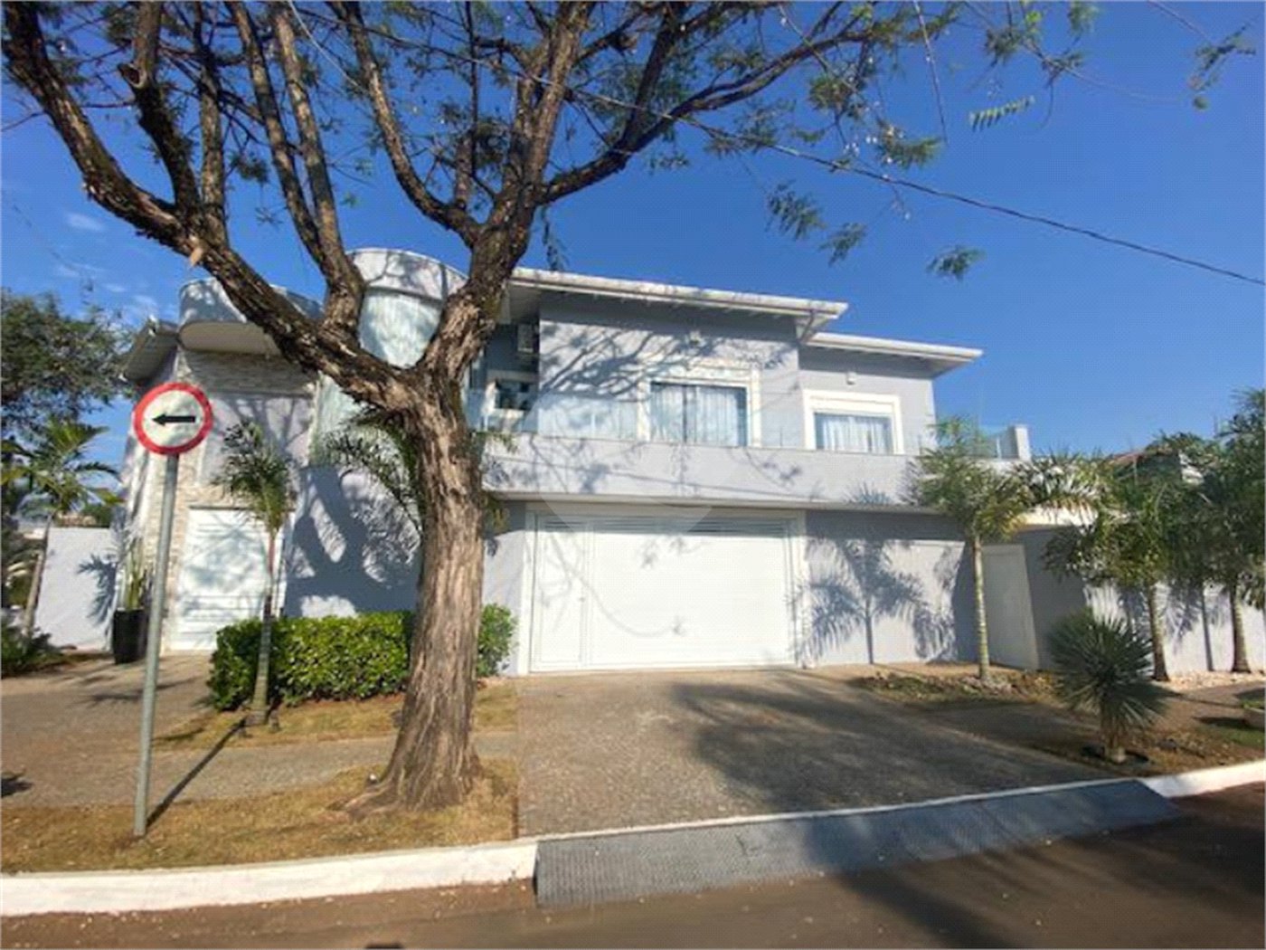 Casa à venda com 3 suítes no condomínio Campos do Conde I, Paulínia - SP