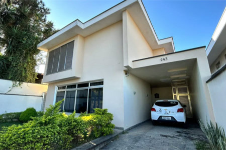 Sobrado à venda com 6 quartos, sendo 1 suíte, em Sumarezinho, São Paulo, SP