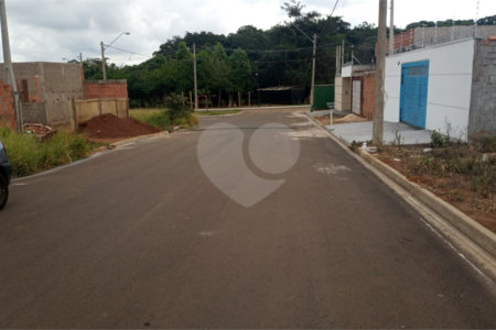 Lote no Jardim do Bosque, aceita financiamento ou aquisição de terreno e construção .