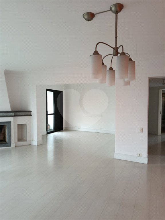 APARTAMENTO NO CAMPO BELO 137M² 3 DORMITÓRIOS