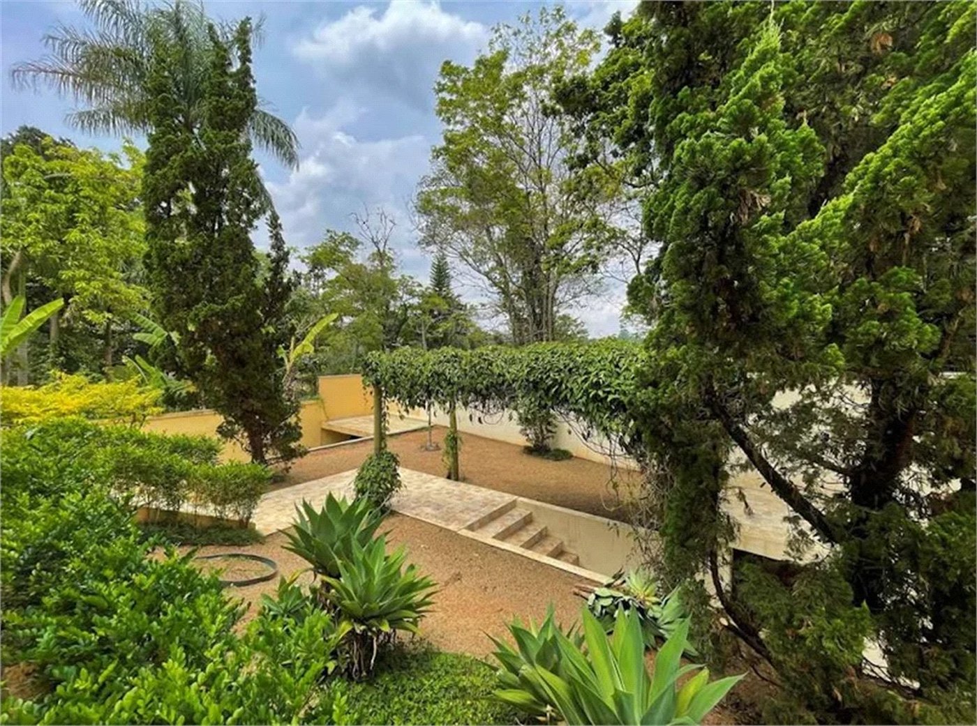 Casa à venda com 4 suítes no condomínio Miollo da Granja, Cotia - SP