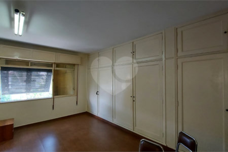 Casa à venda com 4 quartos, sendo 3 suítes, em Jardim Luzitânia, São Paulo, SP