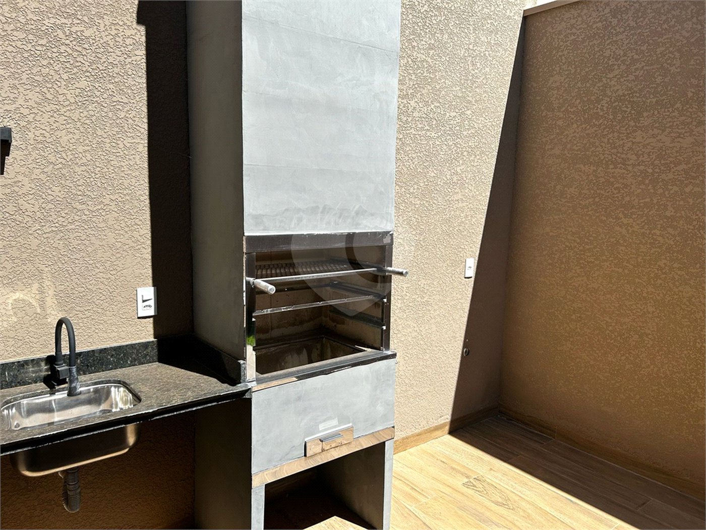 Casa à venda com 2 quartos, sendo 1 suíte,  no condomínio Residencial Marina, Itapetininga - SP