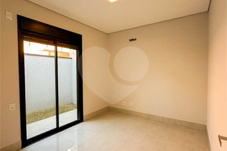 Casa à venda com 3 quartos, sendo 1 suíte, no condomínio Residencial Mont'alcino, Valinhos - SP