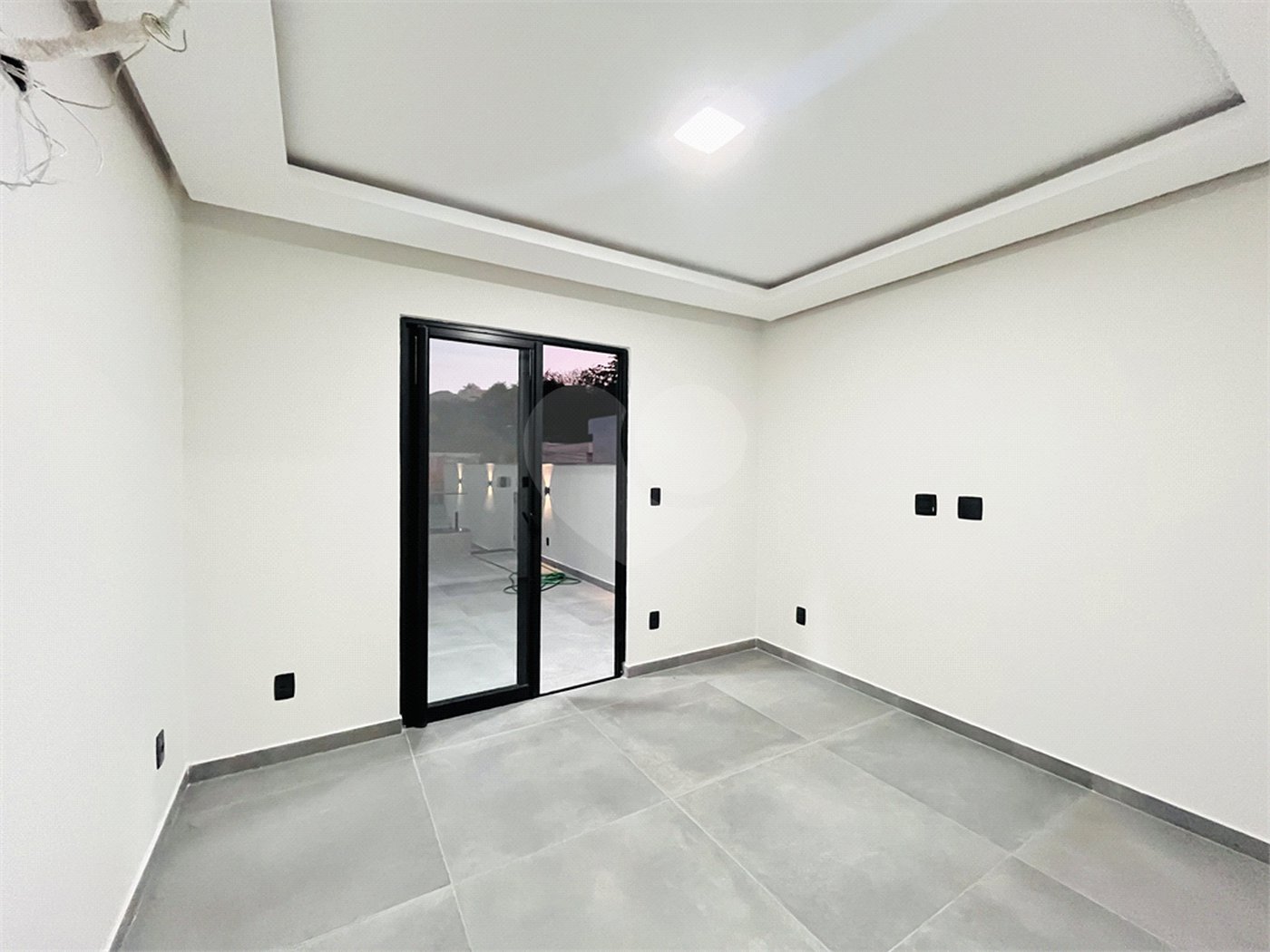 Casa à venda com 3 quartos, sendo 1 suíte, no condomínio Vale dos Sonhos 2, Rio de Janeiro - RJ