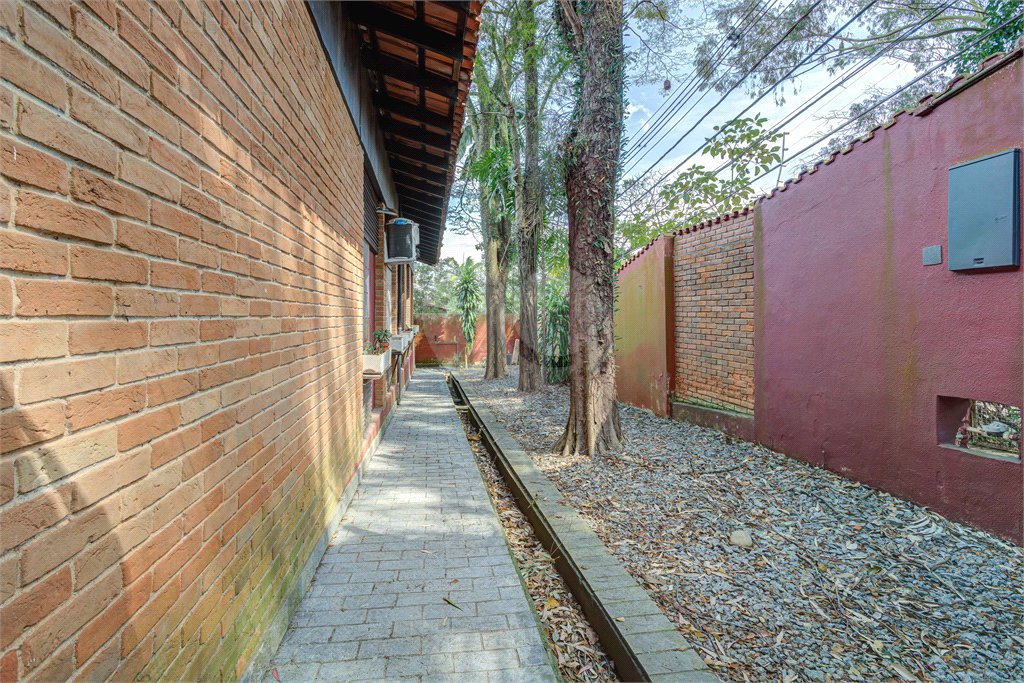 Casa Térrea à venda ou para alugar com 5 quartos, sendo 1 suíte, em Jardim Marajoara, São Paulo, SP