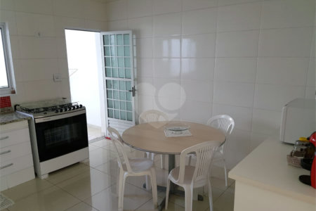 Sobrado à venda com 3 quartos em Jardim Japão, São Paulo, SP