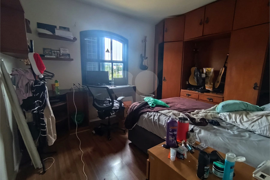 Sobrado à venda com 4 quartos, sendo 2 suítes,  em Tremembé, São Paulo, SP