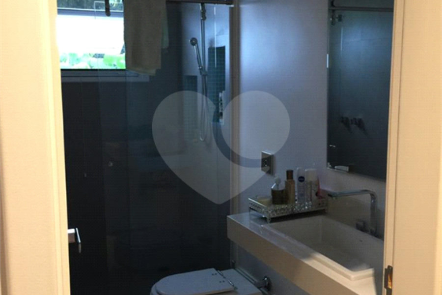 Casa à venda ou para alugar com 4 suítes no condomínio Suíça da Cantareira, Mairiporã - SP