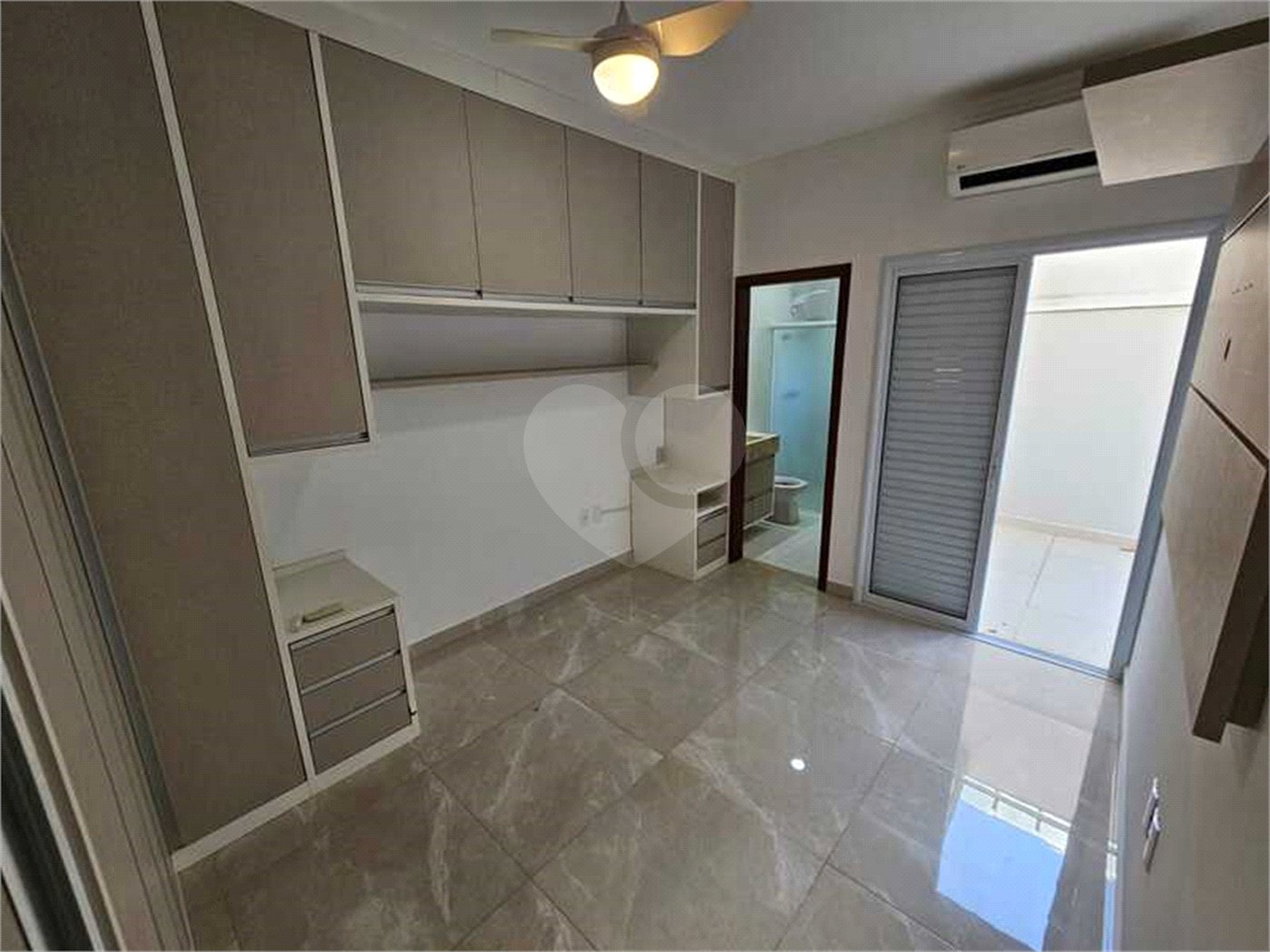 Casa à venda com 3 quartos, sendo 1 suíte, no condomínio Vista Verde, Indaiatuba - SP