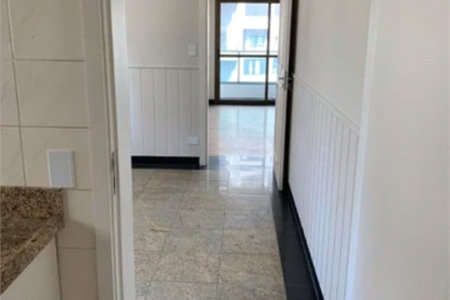 Apartamento à venda com 3 suítes em Vila Suzana, São Paulo, SP