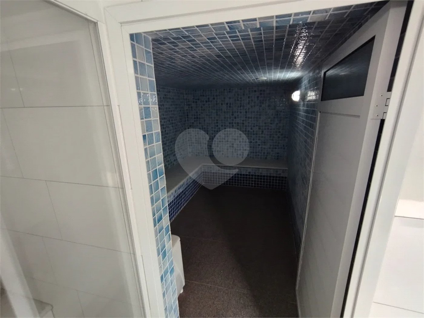 Casa à venda com 5 quartos, sendo 3 suítes, no condomínio Ibiaram 1, Itupeva - SP