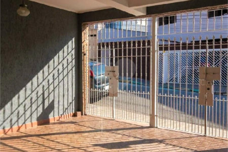 Imóvel para você investidor com 2 casas independentes a 500 metros do metrô São Lucas