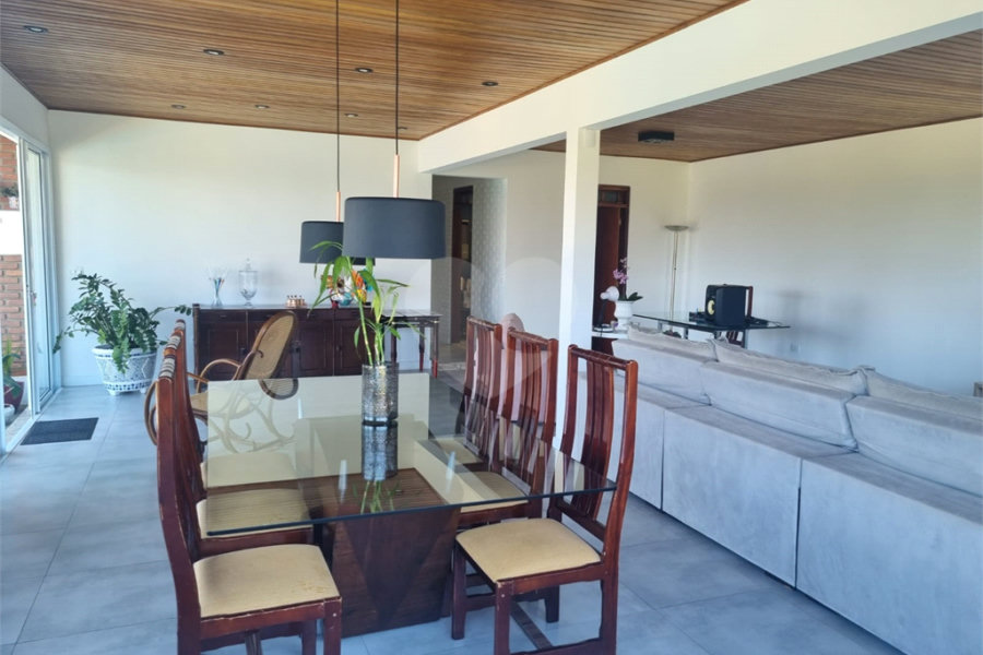 Casa à venda com 3 quartos, sendo 1 suíte, no condomínio Alpes da Cantareira, Mairiporã - SP