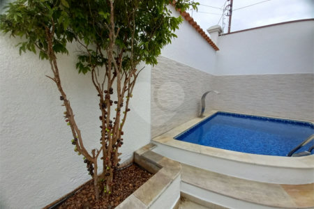 Casa à venda com 4 quartos, sendo 1 suíte,  em Vila Oliveira, Mogi das Cruzes, SP